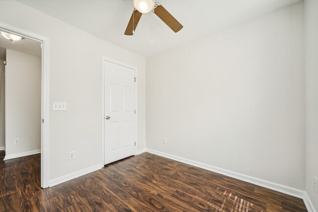Building Photo - 7811 River Field Dr