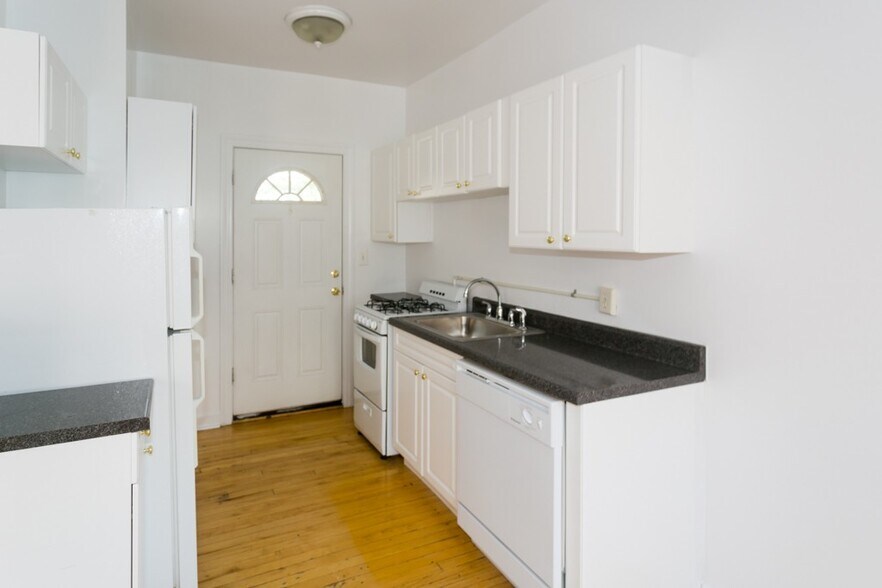 Building Photo - 3754 N Fremont St