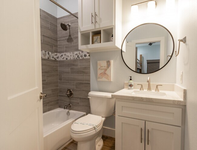 Building Photo - 16511 John Davis Rd