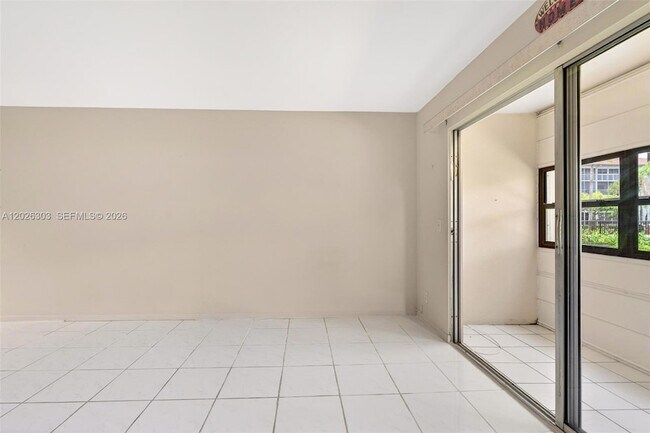 Building Photo - 1400 SW 124th Terrace
