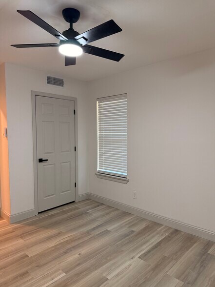 Building Photo - 3 Pershing Dr