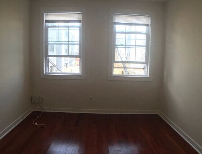 Building Photo - 2631 W Girard Ave
