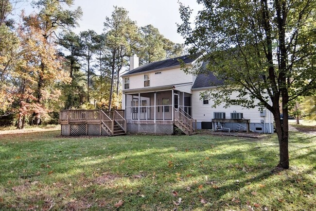Building Photo - Updated Poquoson Home on Large Lot