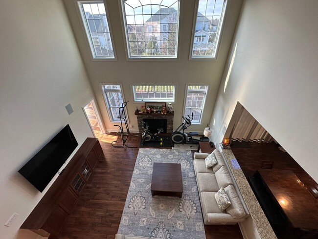 Building Photo - 124 Odyssey Dr