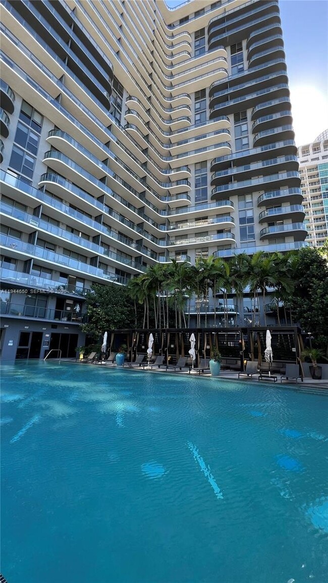 Building Photo - 121 NE 34th St