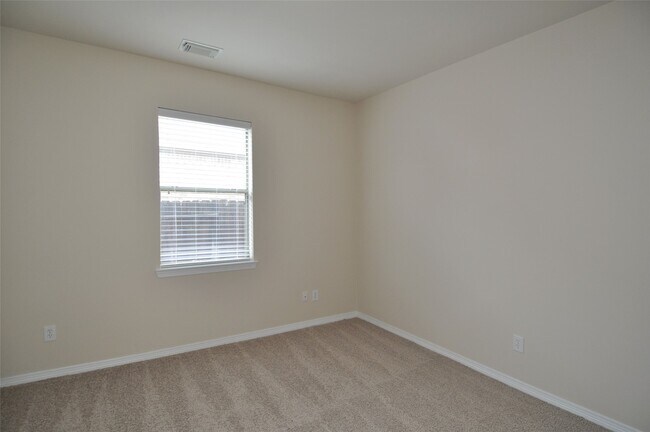 Building Photo - 20179 Royal Orchard Dr