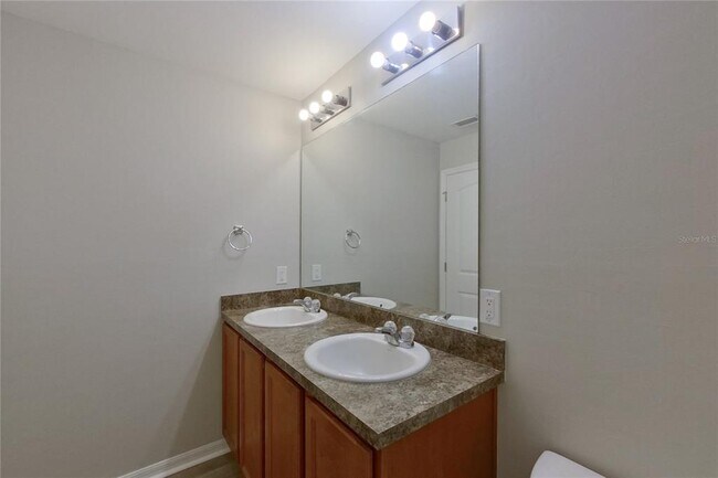 Building Photo - 315 NE 25th Terrace