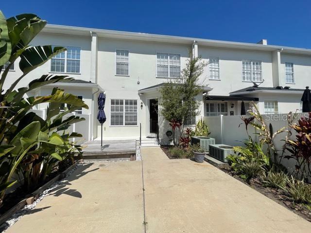 Building Photo - 930 Greenlawn St