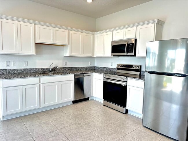 Building Photo - 182 Mandovi St