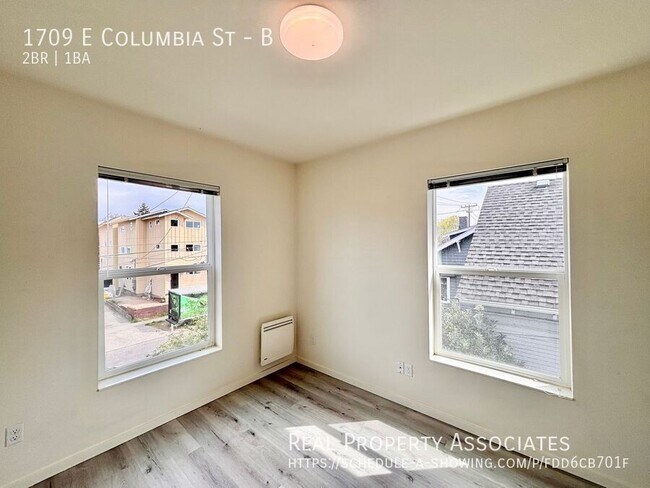 Building Photo - 1709 E Columbia St