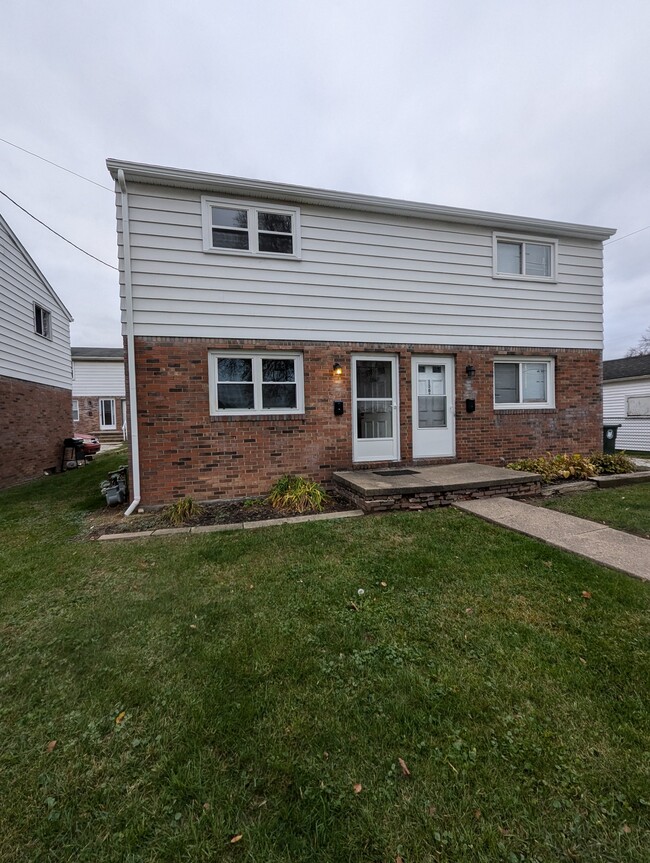 Building Photo - 1363 Wertz Ave SW