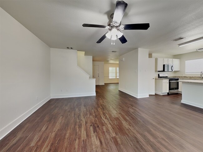 Building Photo - 26880 Hailey's Manor