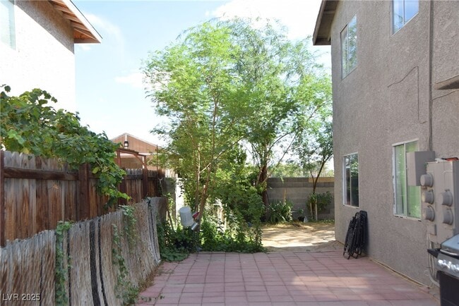 Building Photo - 5267 Retablo Ave