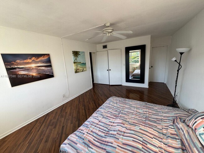 Building Photo - 1881 Middle River Dr