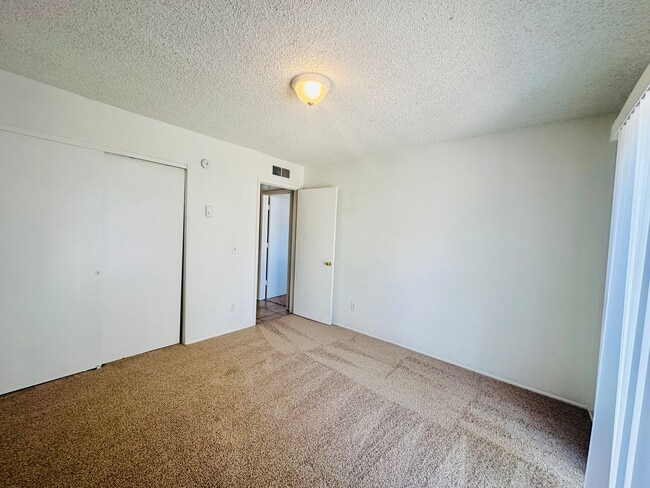 Building Photo - Alamo1185