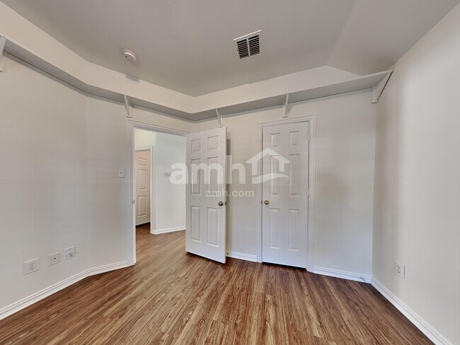 Building Photo - 2814 Cheshire Way