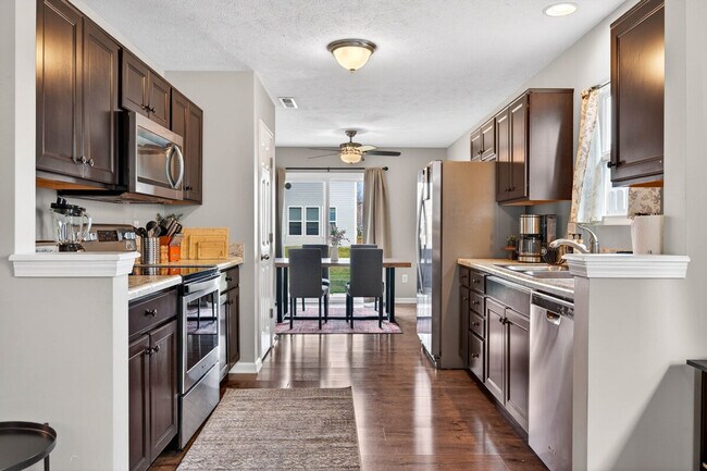 Building Photo - 2024 Shadow Creek Blvd