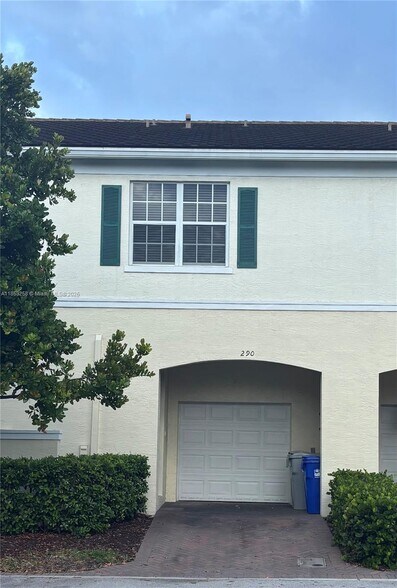 Primary Photo - 290 SW 7th Ct