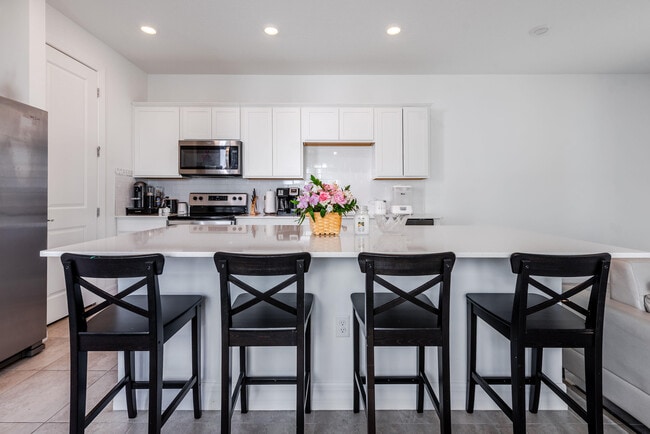 Building Photo - 6082 Carre Wy