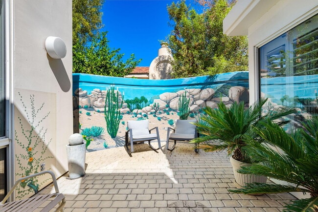 Building Photo - 75395 Riviera Dr