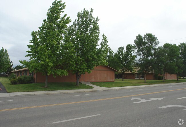Building Photo - Centennial Manor