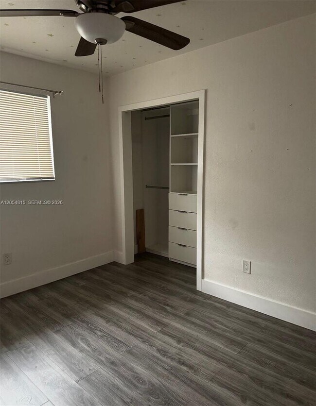 Building Photo - 502 NE 163rd St
