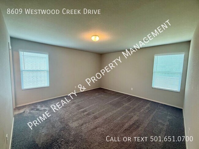 Building Photo - 8609 Westwood Crk Dr