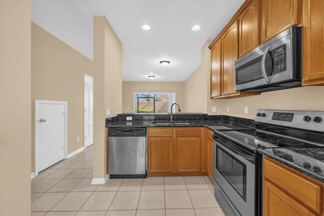 Building Photo - 3577 Wilshire Way Rd