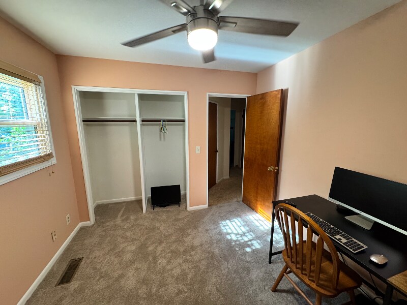 Building Photo - 1014 Denway Dr