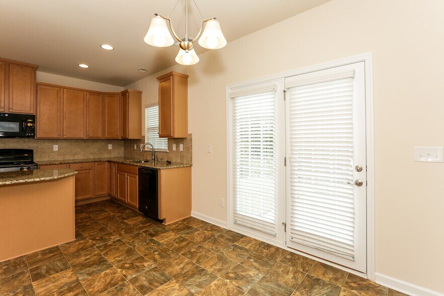 Building Photo - 1291 Farm Branch Dr SW