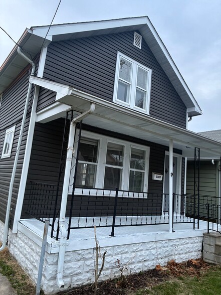 Building Photo - 1305 Mott Ave