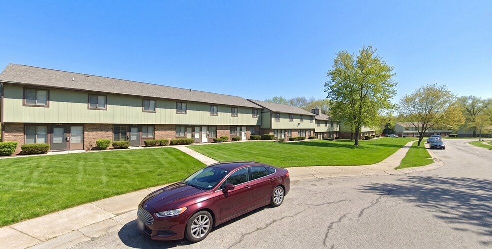 Building Photo - 2443 Echo Valley Dr