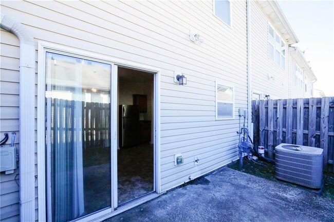 Building Photo - 1939 Durwood Ln