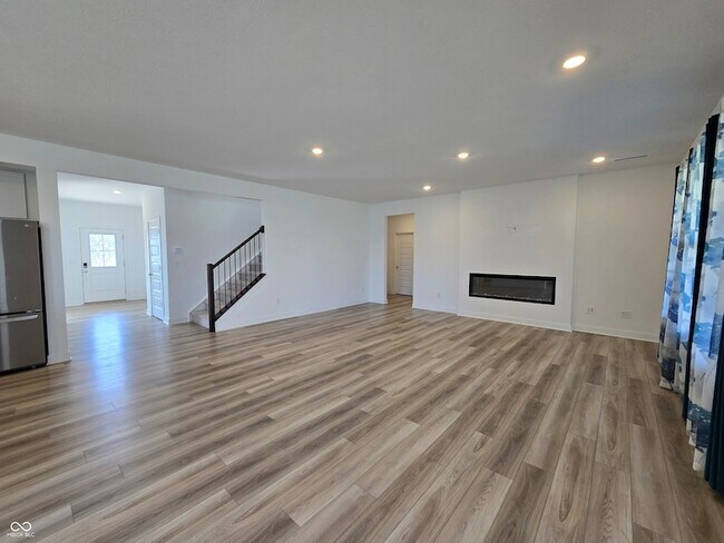 Building Photo - 5128 Summerton St