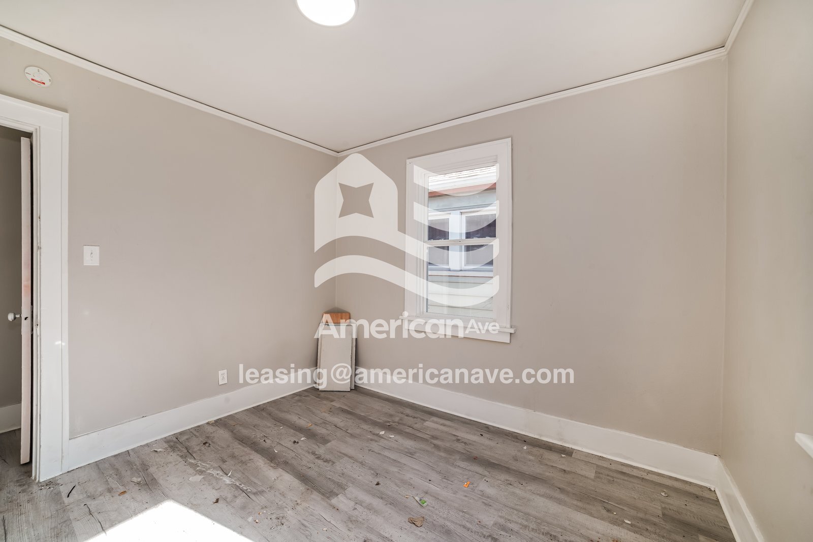 Building Photo - 608 E Thrush Ave