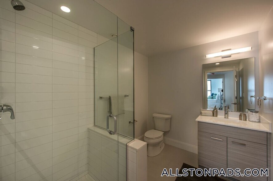 Building Photo - 40 Malvern St