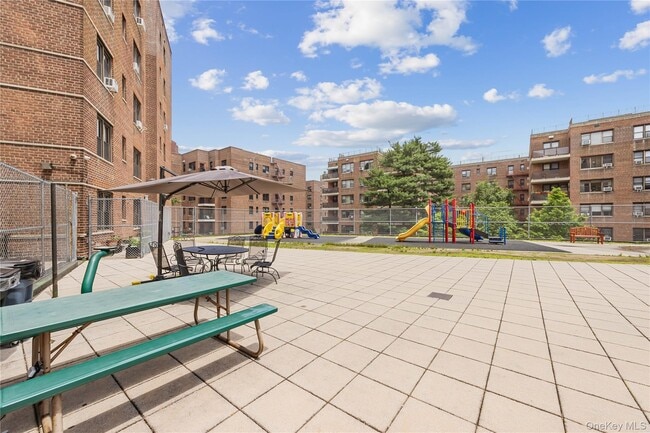 Building Photo - 3616 Henry Hudson Pkwy