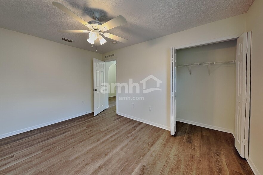 Building Photo - 3011 Valkyrie Rd