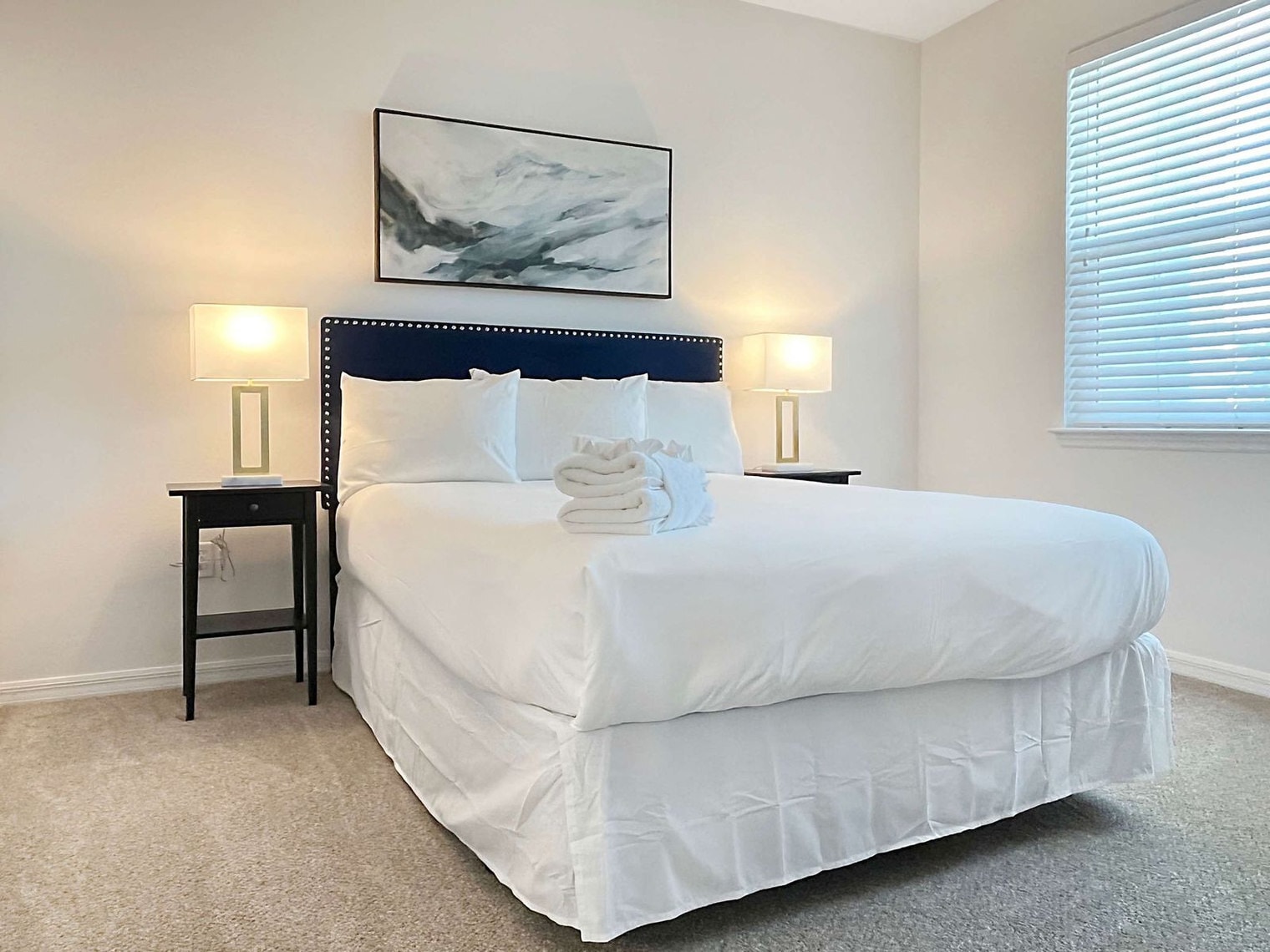 Building Photo - 1222 4th Ave E