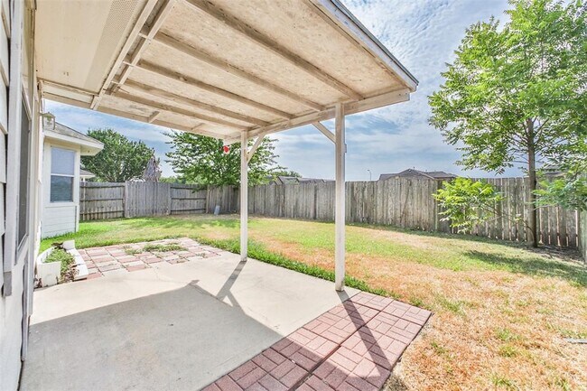 Building Photo - 911 Merlin Roost Ct