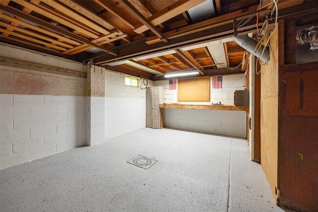 Building Photo - 1503 NY-9G