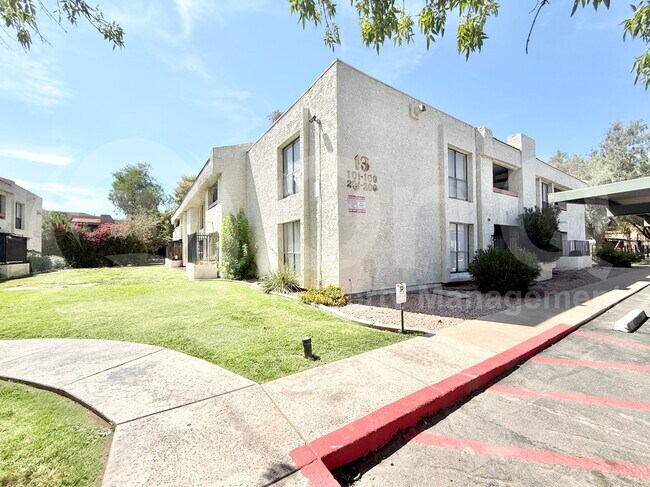 Building Photo - 3119 W Cochise Dr
