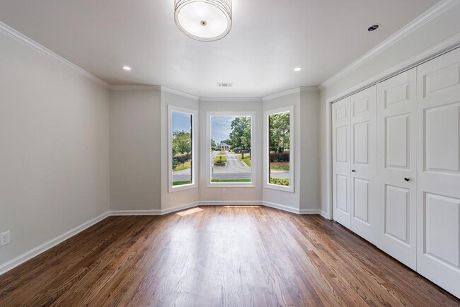 Building Photo - 459 Atlanta Country Club Dr