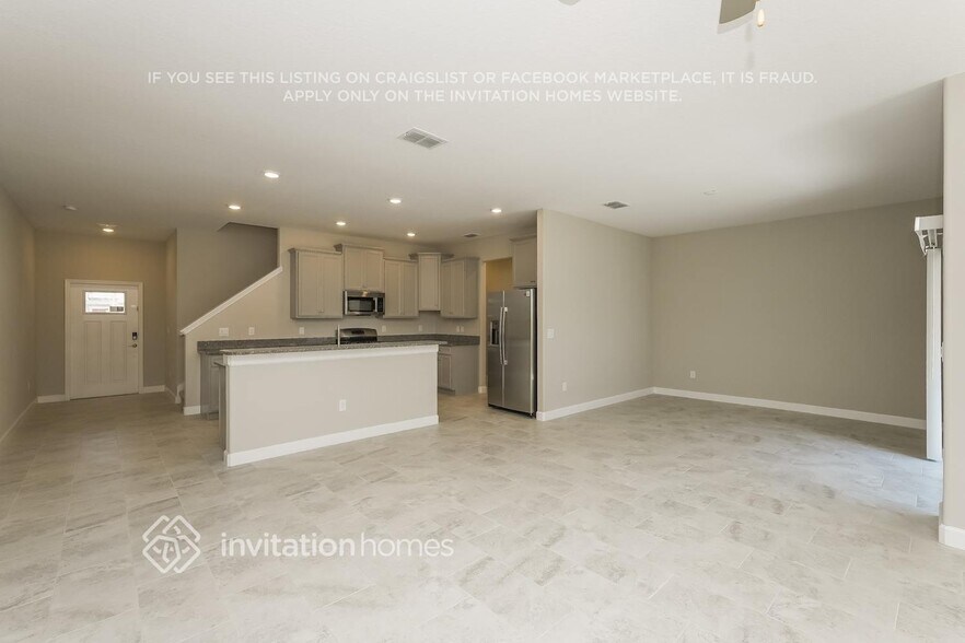 Building Photo - 2907 Coach Manors Way