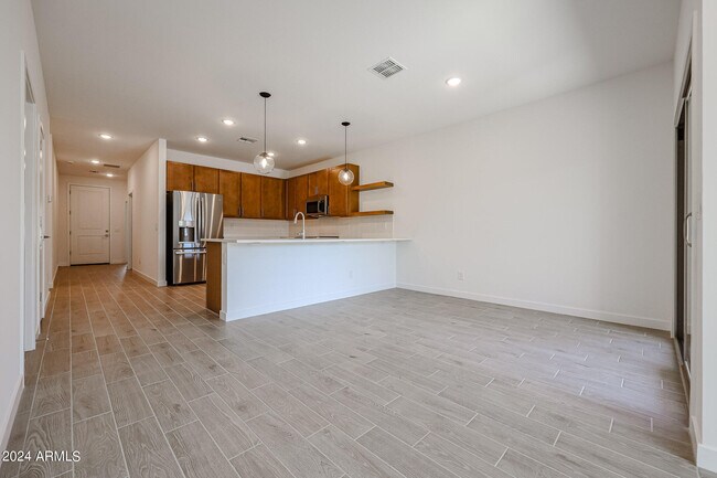 Building Photo - 7811 N 79th Dr