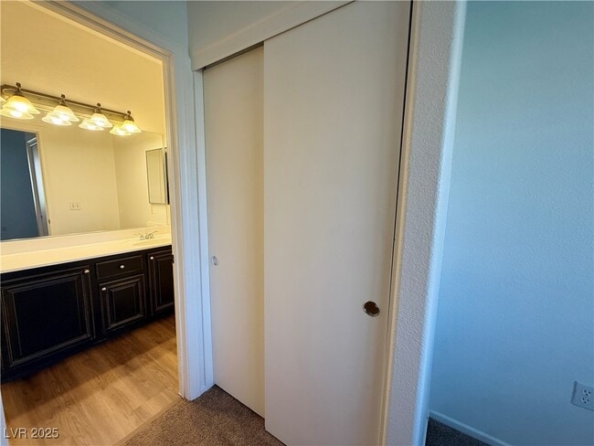 Building Photo - 5975 Barbosa Dr