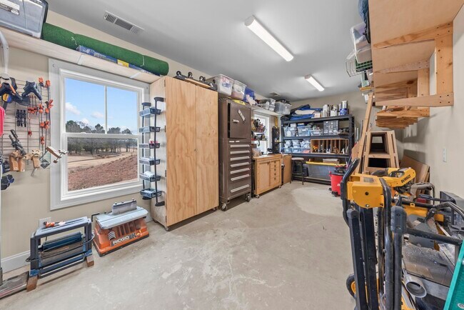 Building Photo - 1011 Lofter Pl