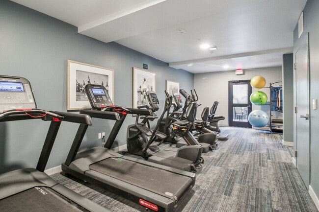 Building Photo - Vista Woods Senior