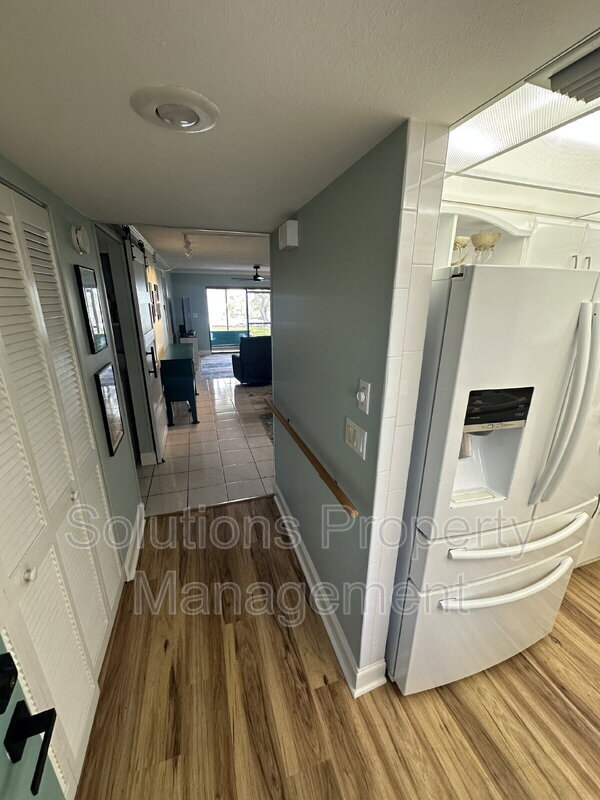 Building Photo - 100 Canebreakers Dr