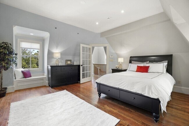 Building Photo - 28 Pennsylvania Ave